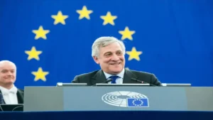 Antonio Tajani discursando no Parlamento Europeu