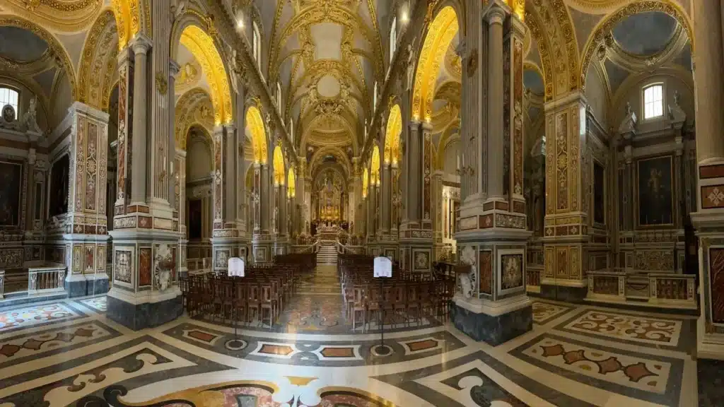Imagem interna da basílica de Montecassino
