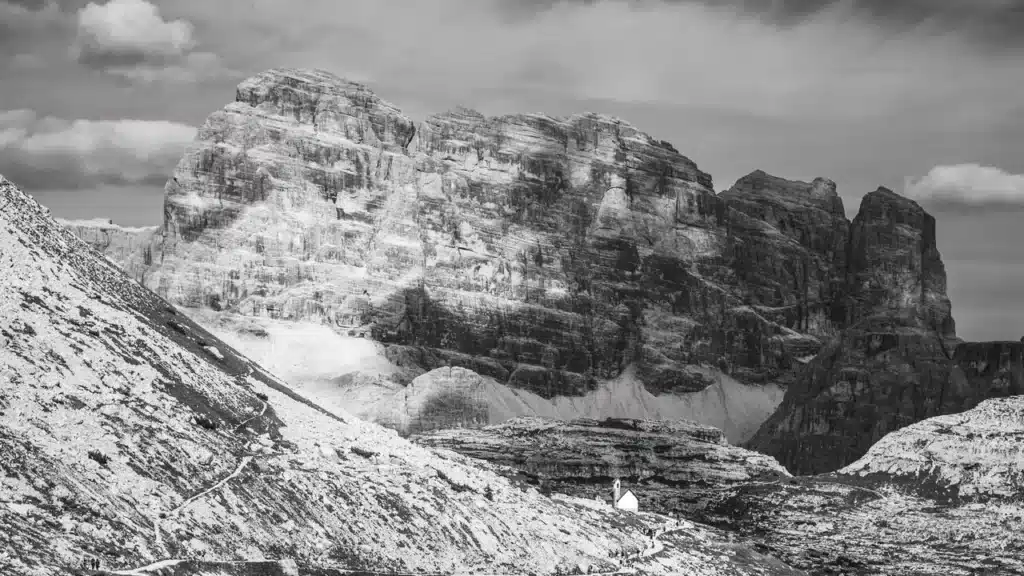 Montanhas cobertas de neve - Dolomitas